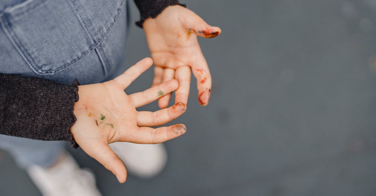 Dlaczego 5-letnie dziecko chodzi na palcach? Poznaj możliwe przyczyny i co z tym zrobić